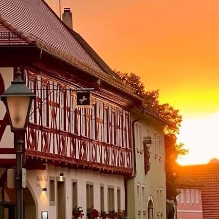 Gasthof Weisses Ross Ипхофен Экстерьер фото